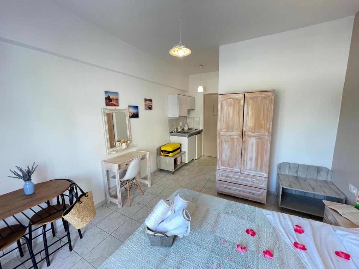 Vana Studios & Apartments يميناريا المظهر الخارجي الصورة